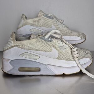 Nike Air Max 90. White, Size M8.5. Used. Good Conditions